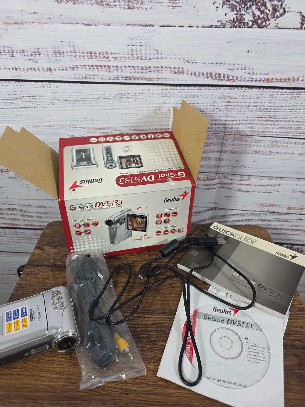 Genius G-Shot DVS133 Digital Video Camcorder FOR PARTS/NOT WORKING